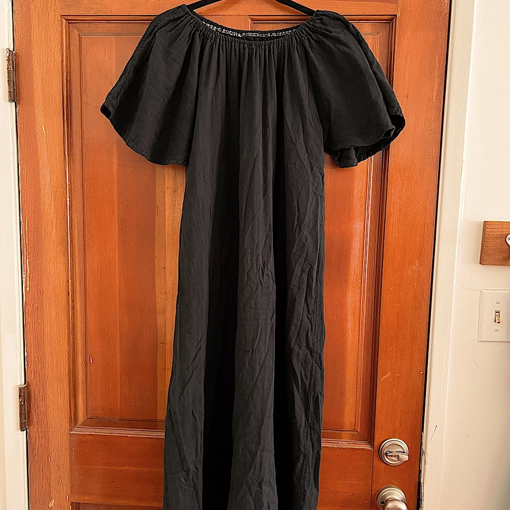 Elegant Black Maxi Dress